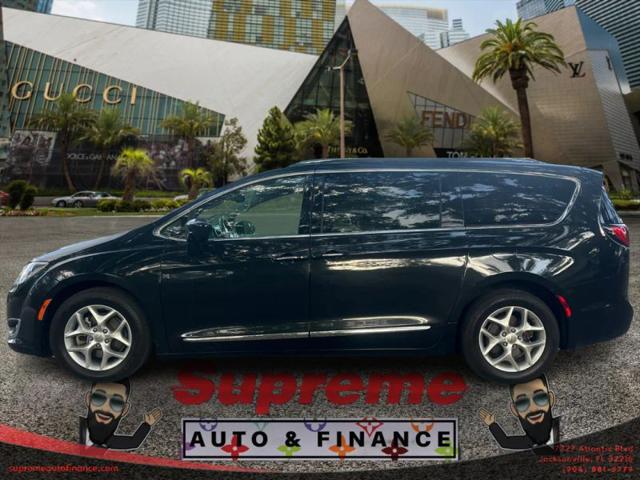 2017 Chrysler Pacifica Touring-L Plus