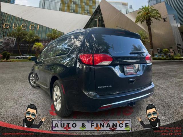 2017 Chrysler Pacifica Touring-L Plus