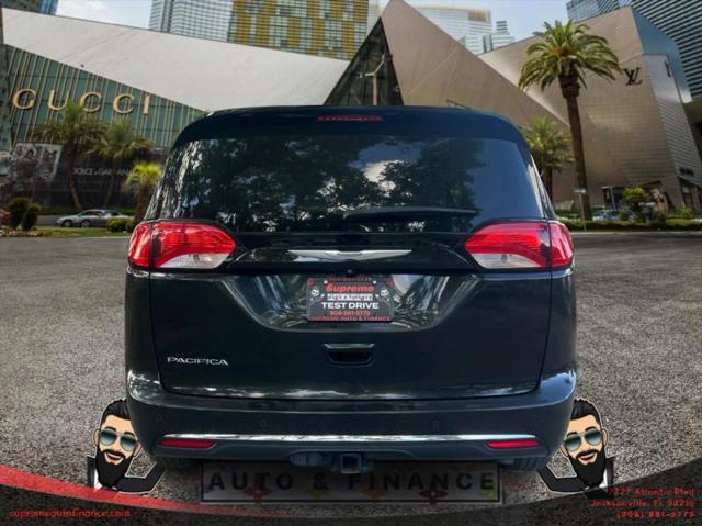 2017 Chrysler Pacifica Touring-L Plus
