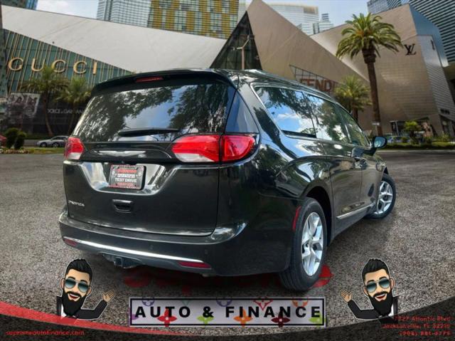 2017 Chrysler Pacifica Touring-L Plus