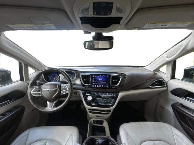 2017 Chrysler Pacifica Touring-L Plus