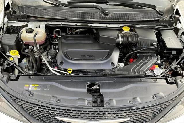 2023 Chrysler Voyager LX