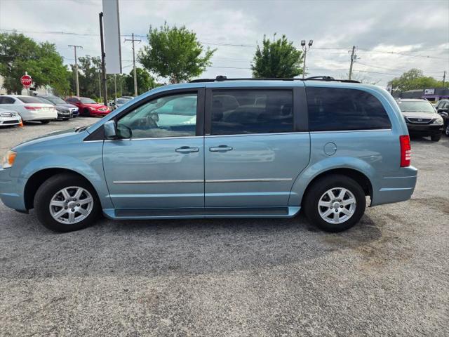 2010 Chrysler Town & Country Touring
