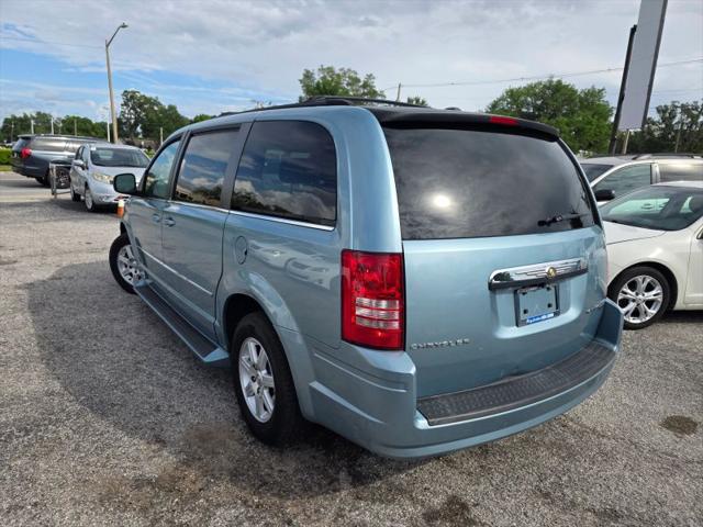 2010 Chrysler Town & Country Touring