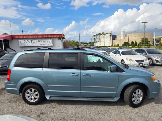 2010 Chrysler Town & Country Touring
