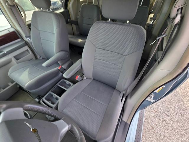 2010 Chrysler Town & Country Touring