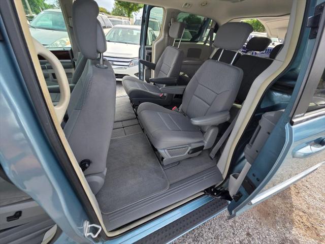 2010 Chrysler Town & Country Touring
