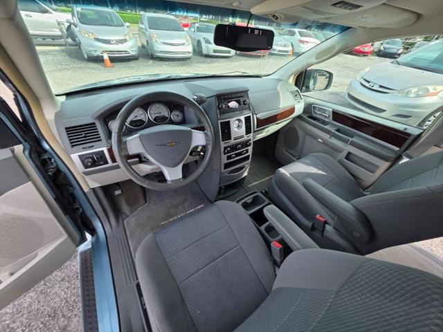 2010 Chrysler Town & Country Touring