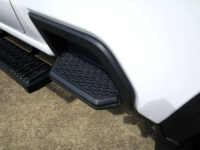 2023 Chevrolet Silverado 2500HD 4WD Crew Cab Standard Bed Custom