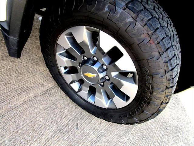 2023 Chevrolet Silverado 2500HD 4WD Crew Cab Standard Bed Custom