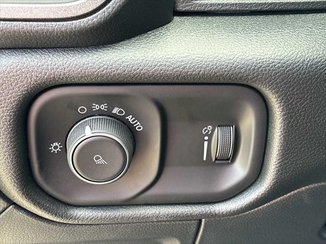2026 Ram 1500 Tradesman Crew Cab 4x4 57 Box