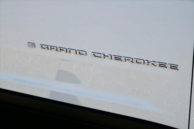 2026 Jeep Grand Cherokee L Laredo 4x4