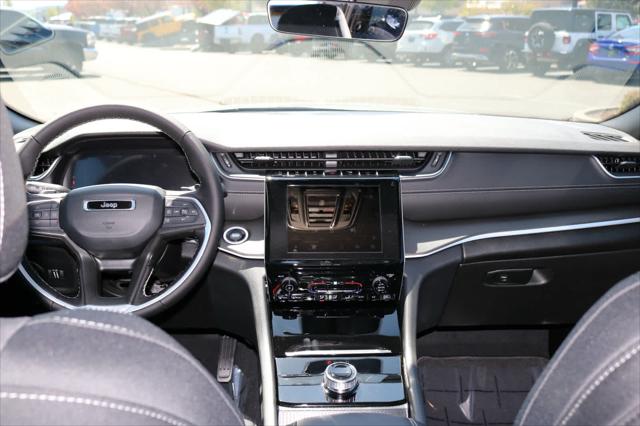 2026 Jeep Grand Cherokee L Laredo 4x4
