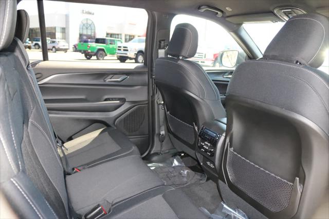2026 Jeep Grand Cherokee L Laredo 4x4