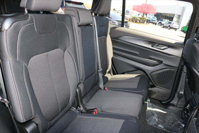 2026 Jeep Grand Cherokee L Laredo 4x4