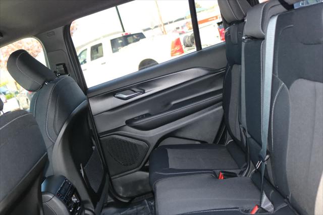 2026 Jeep Grand Cherokee L Laredo 4x4