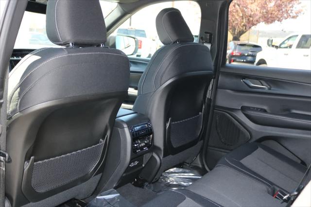 2026 Jeep Grand Cherokee L Laredo 4x4