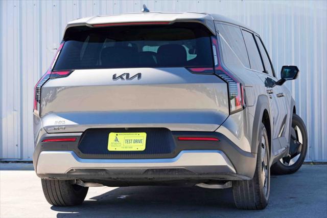 2024 Kia EV9 Light Long Range