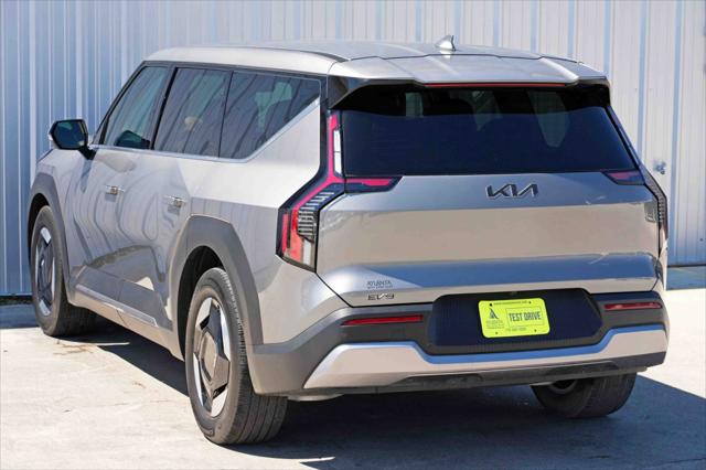 2024 Kia EV9 Light Long Range