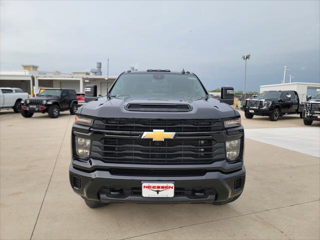 2024 Chevrolet Silverado 2500HD 4WD Crew Cab Standard Bed Custom