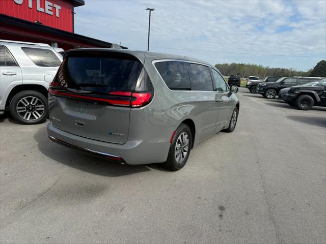 2022 Chrysler Pacifica Hybrid Touring L