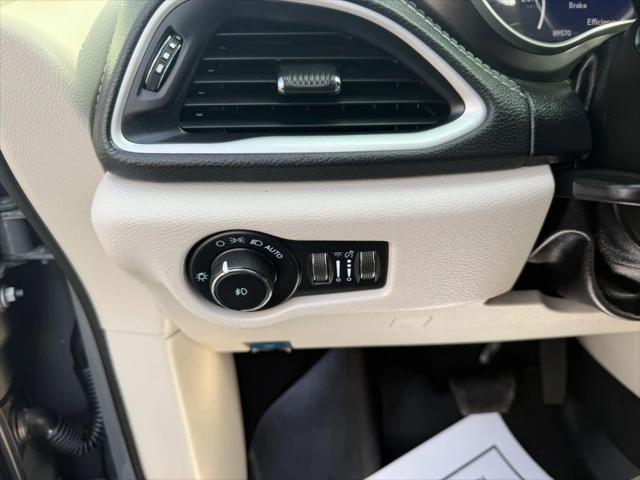 2022 Chrysler Pacifica Hybrid Touring L
