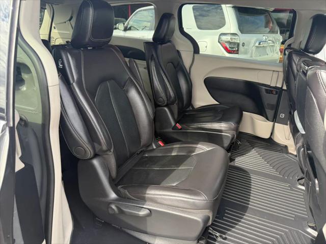 2022 Chrysler Pacifica Hybrid Touring L