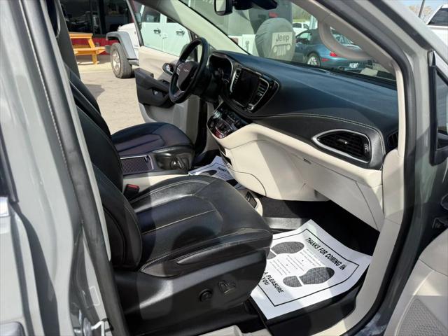 2022 Chrysler Pacifica Hybrid Touring L