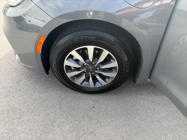2022 Chrysler Pacifica Hybrid Touring L
