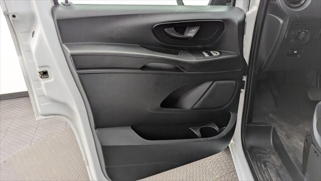 2016 Mercedes-Benz Metris Passenger Van MINIVAN