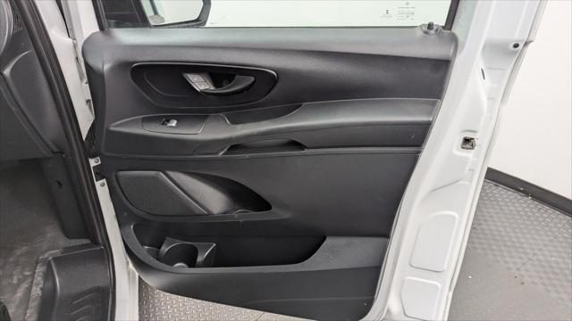 2016 Mercedes-Benz Metris Passenger Van MINIVAN