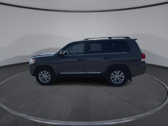 2017 Toyota Land Cruiser Base