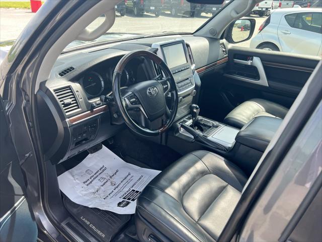2017 Toyota Land Cruiser Base
