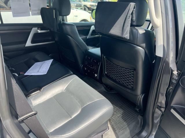 2017 Toyota Land Cruiser Base