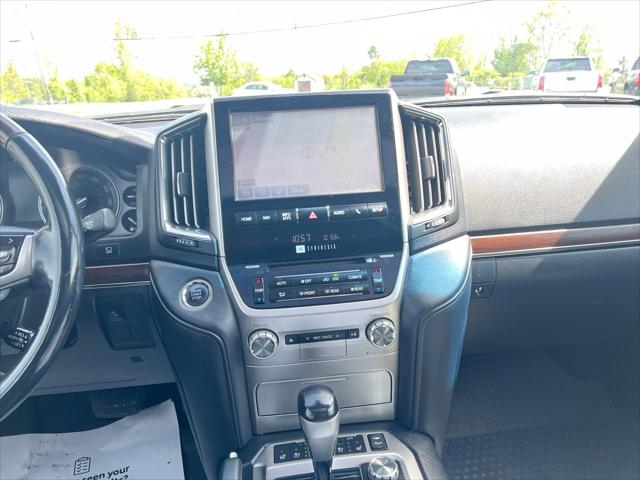 2017 Toyota Land Cruiser Base