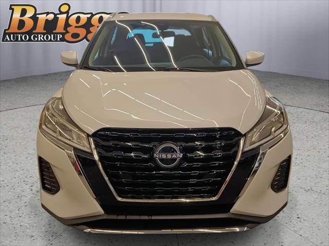 2022 Nissan Kicks SV Xtronic CVT