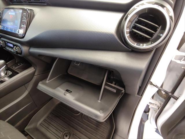2022 Nissan Kicks SV Xtronic CVT