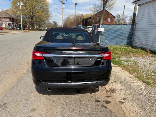 2011 Chrysler 200 Touring