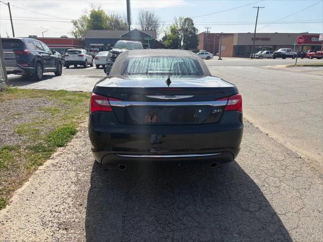 2011 Chrysler 200 Touring