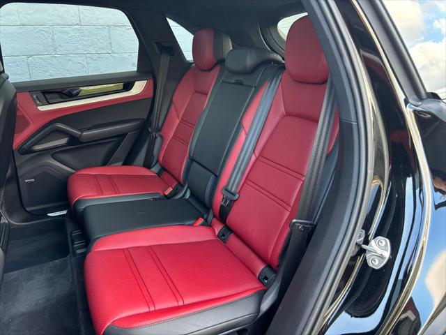 2024 Porsche Cayenne Base
