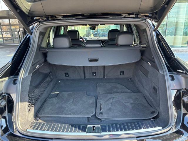 2024 Porsche Cayenne Base
