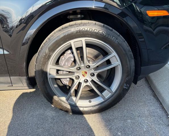 2024 Porsche Cayenne Base