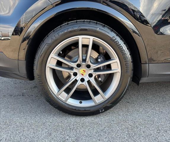 2024 Porsche Cayenne Base