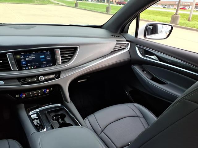 2023 Buick Enclave Essence AWD