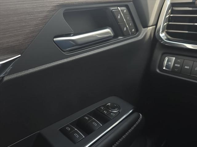 2026 GMC Acadia Denali AWD
