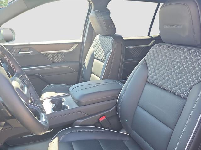 2026 GMC Acadia Denali AWD