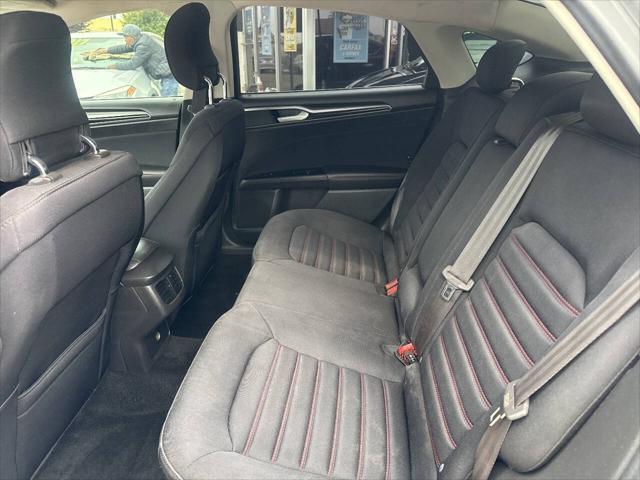 2013 Ford Fusion SE