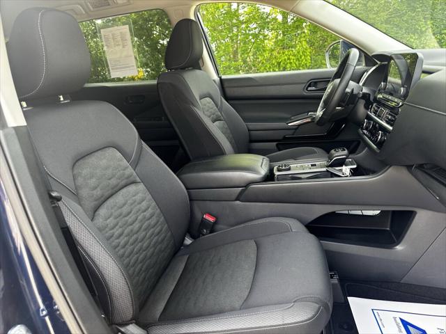 2025 Nissan Pathfinder SV 4WD