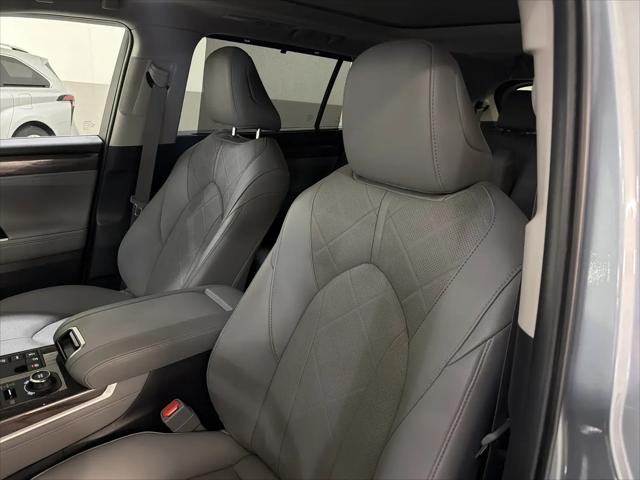 2024 Toyota Highlander Platinum