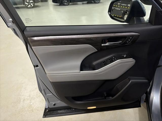 2024 Toyota Highlander Platinum